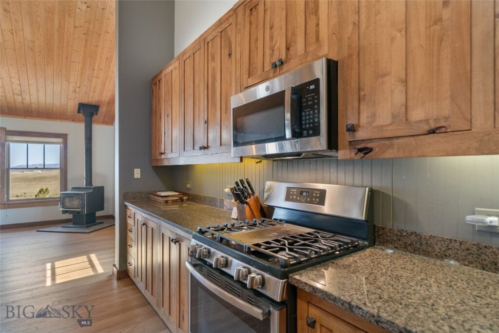 35 Halo Loop Trail, Ennis MT 59729