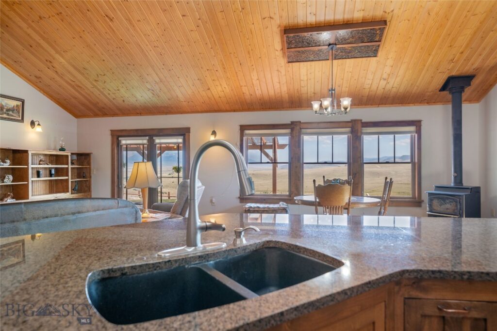 35 Halo Loop Trail, Ennis MT 59729