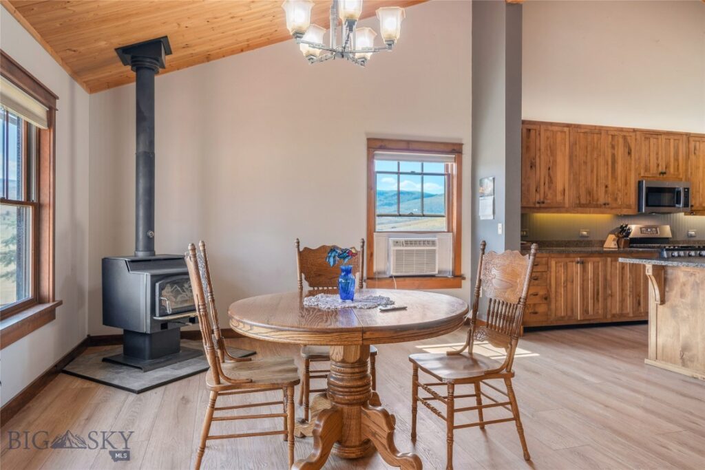 35 Halo Loop Trail, Ennis MT 59729