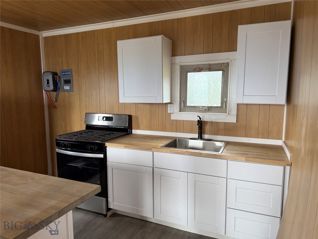 357 Pole Gulch Road, Three Forks MT 59752