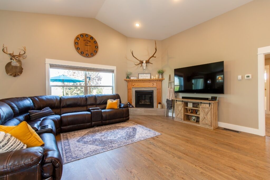 358 Pioneer Crossing Blvd, Manhattan MT 59741