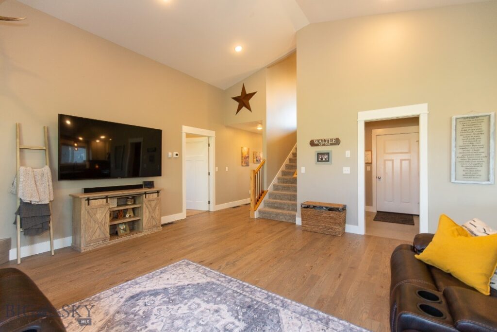 358 Pioneer Crossing Blvd, Manhattan MT 59741