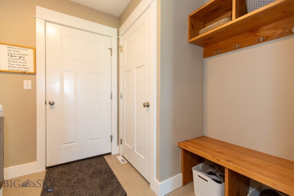 358 Pioneer Crossing Blvd, Manhattan MT 59741