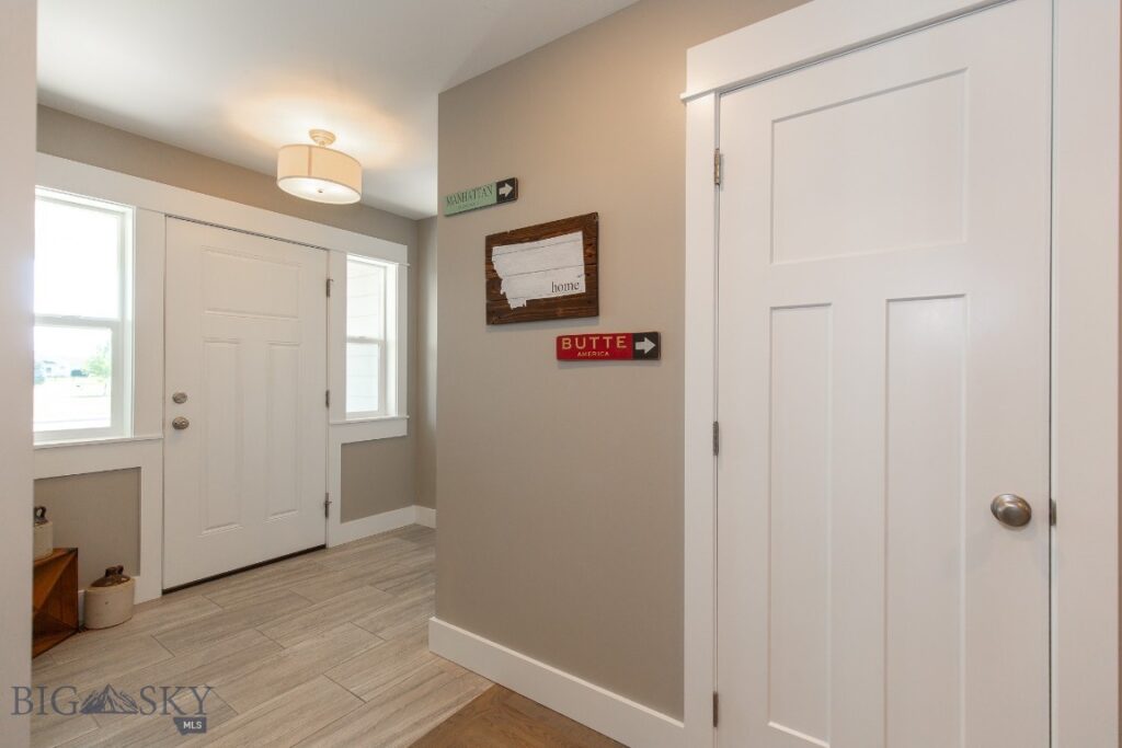 358 Pioneer Crossing Blvd, Manhattan MT 59741