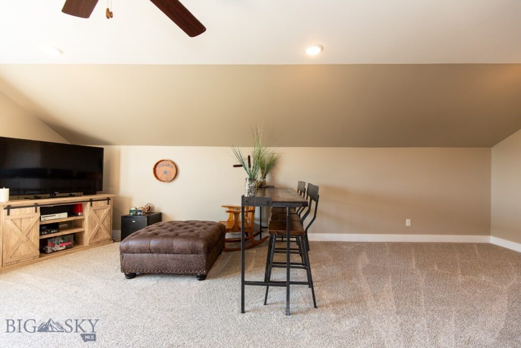 358 Pioneer Crossing Blvd, Manhattan MT 59741