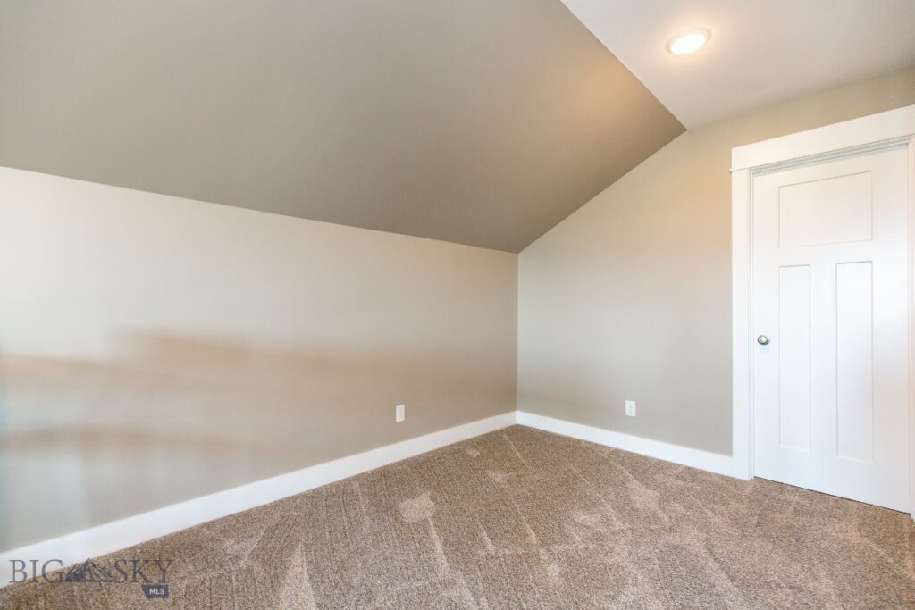 358 Pioneer Crossing Blvd, Manhattan MT 59741