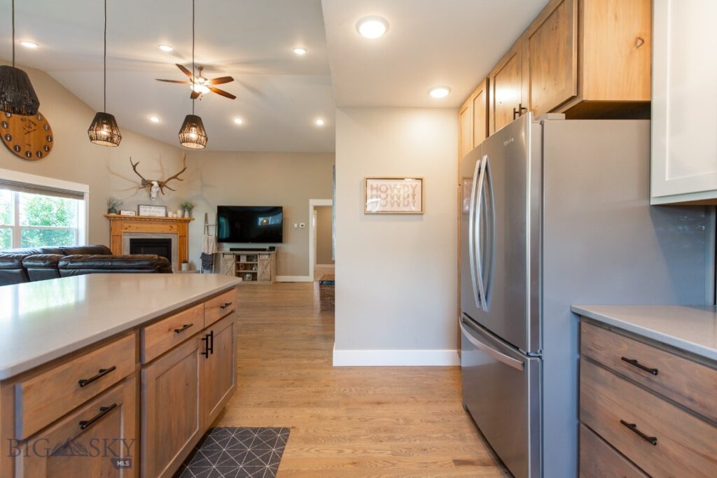 358 Pioneer Crossing Blvd, Manhattan MT 59741