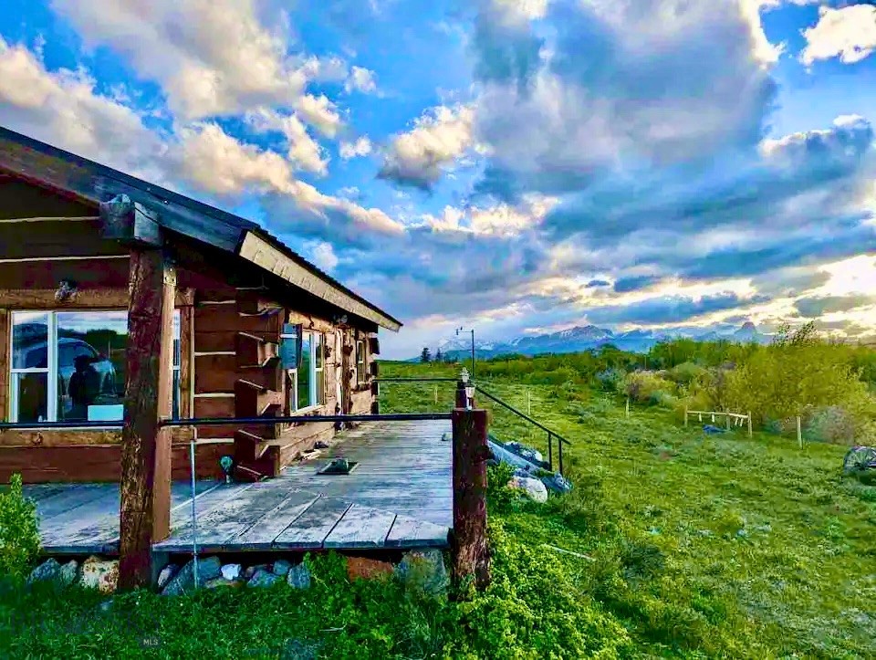 36 S Shore Road, Babb MT 59411