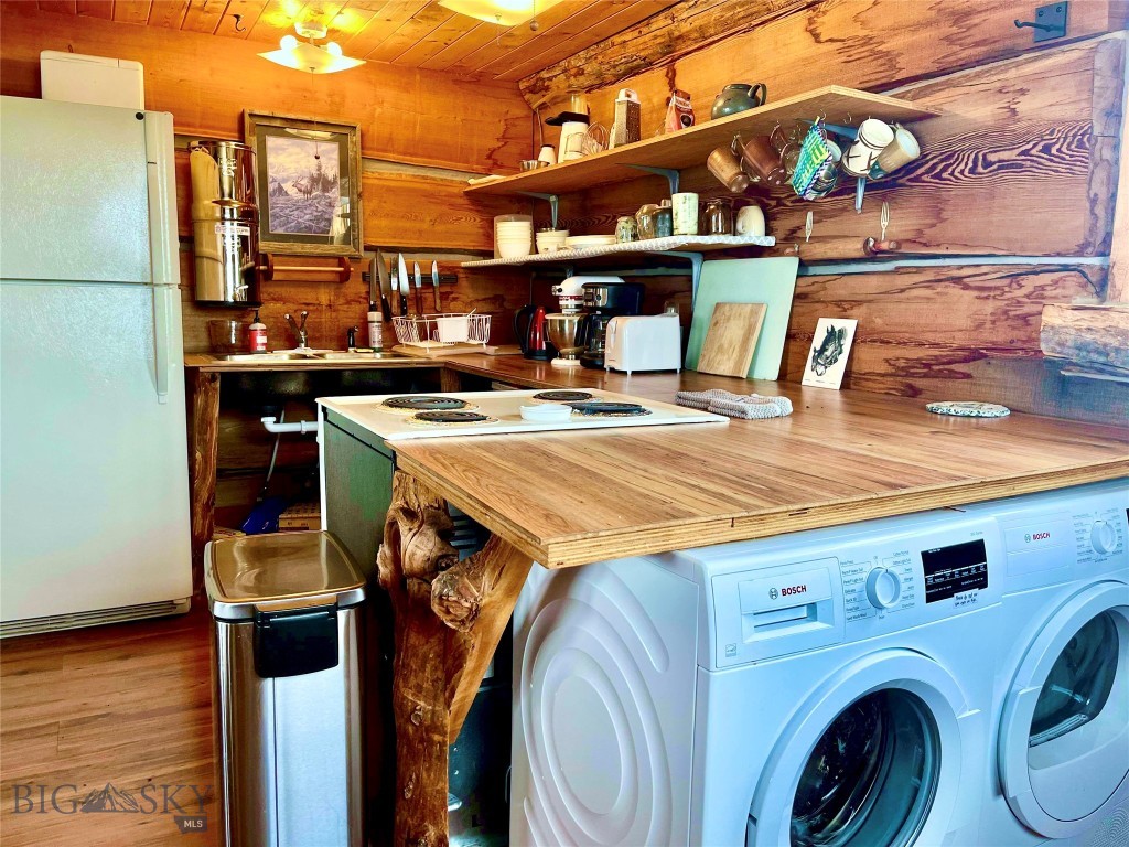 36 S Shore Road, Babb MT 59411