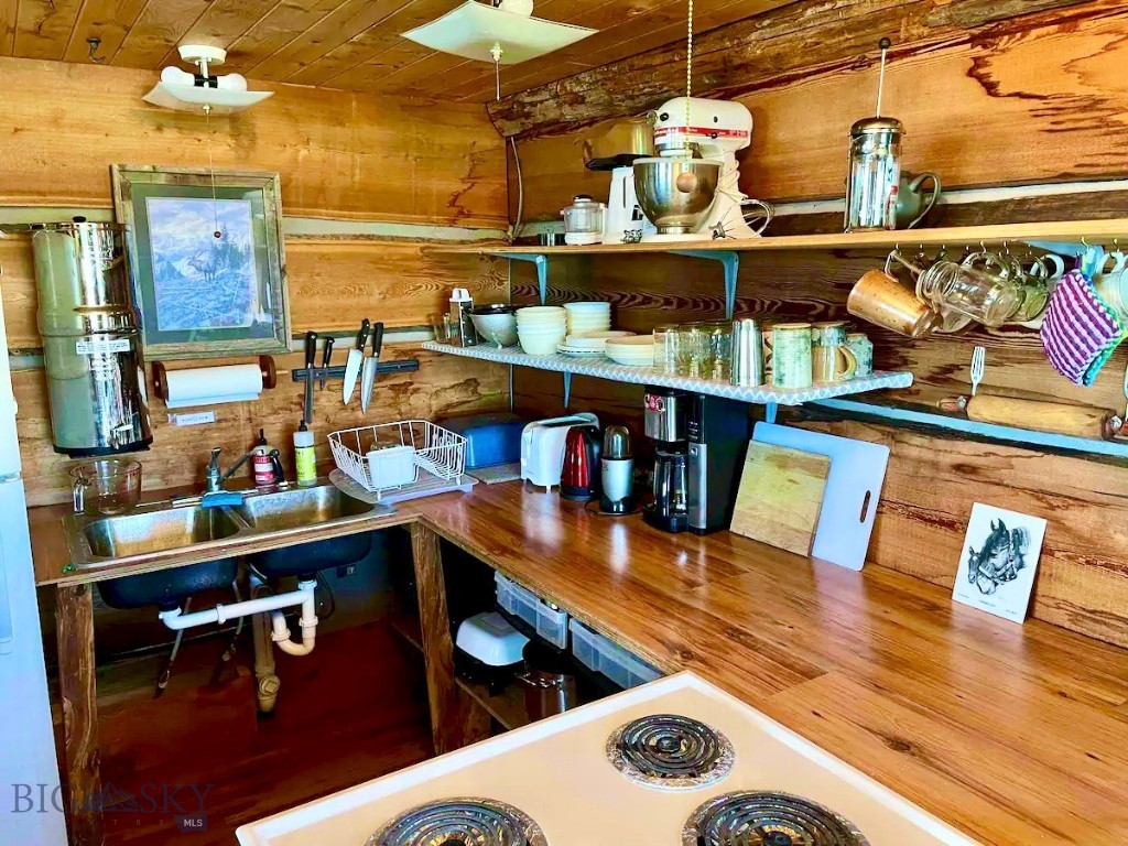 36 S Shore Road, Babb MT 59411