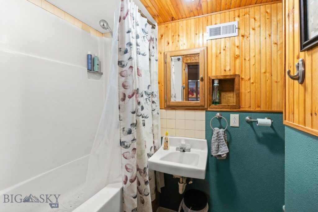 360 Roosevelt Drive, Butte MT 59701