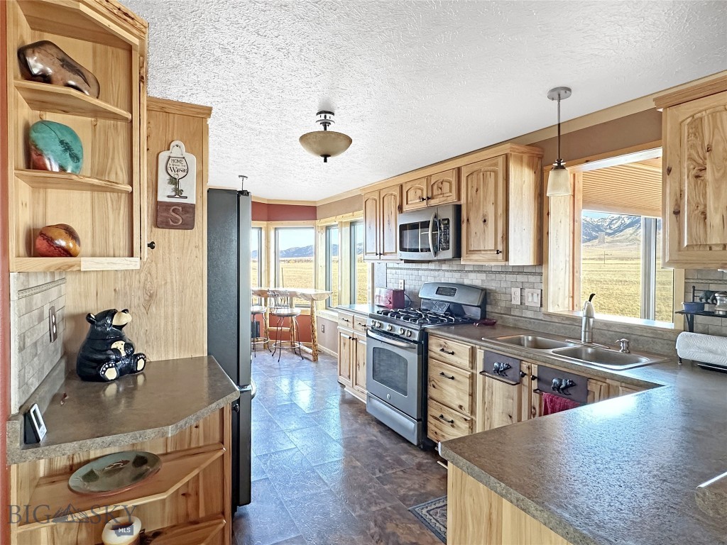 37 Staggers Lane South, Cameron MT 59720