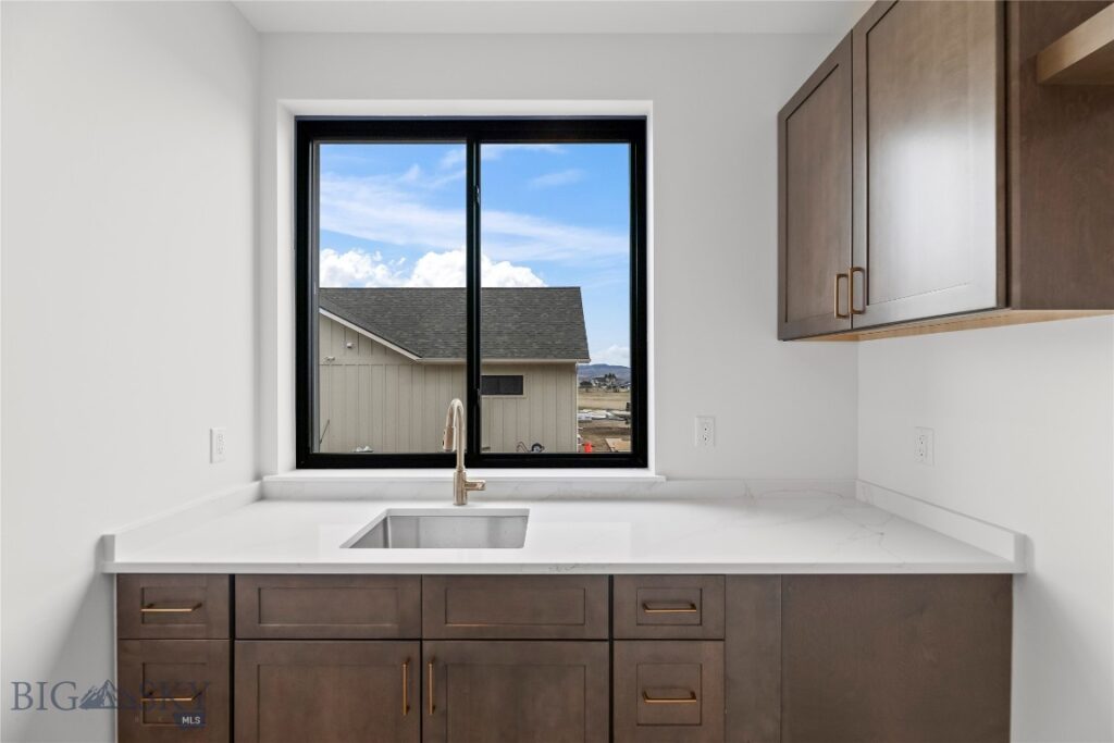 374 Cushing Lane, Manhattan MT 59714