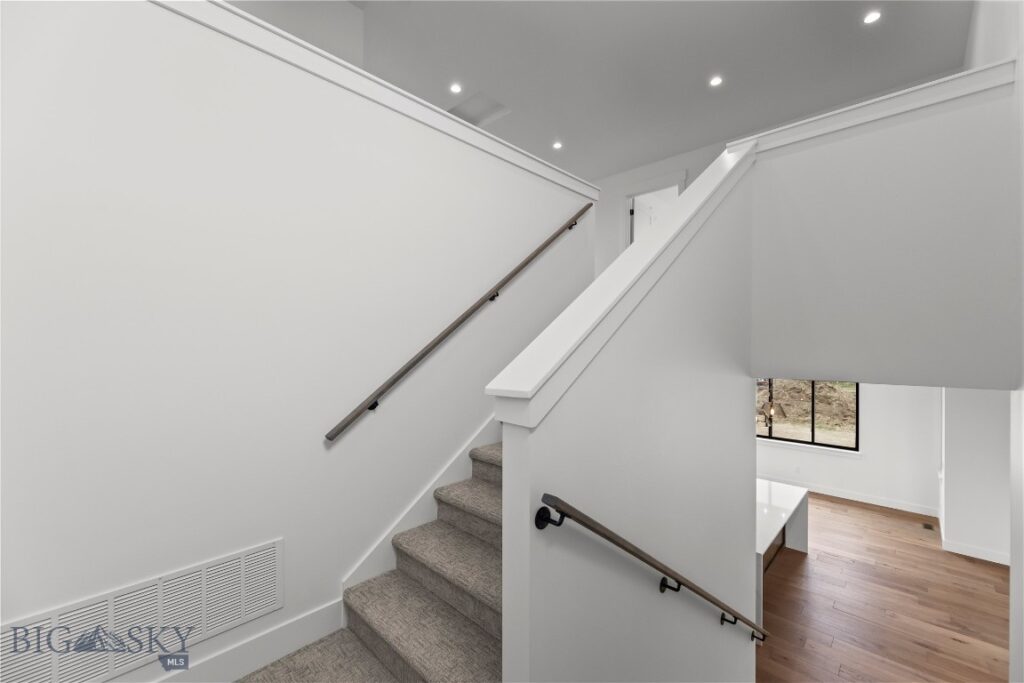 374 Cushing Lane, Manhattan MT 59714