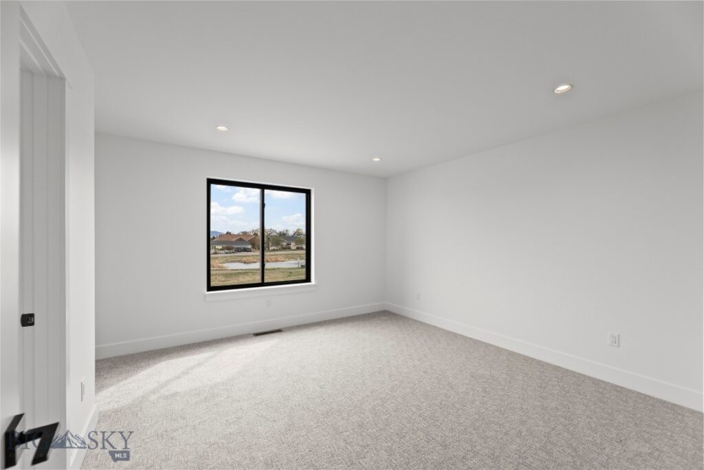 374 Cushing Lane, Manhattan MT 59714