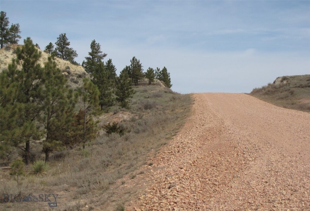 3808 Moon Creek Road, Miles City MT 59301