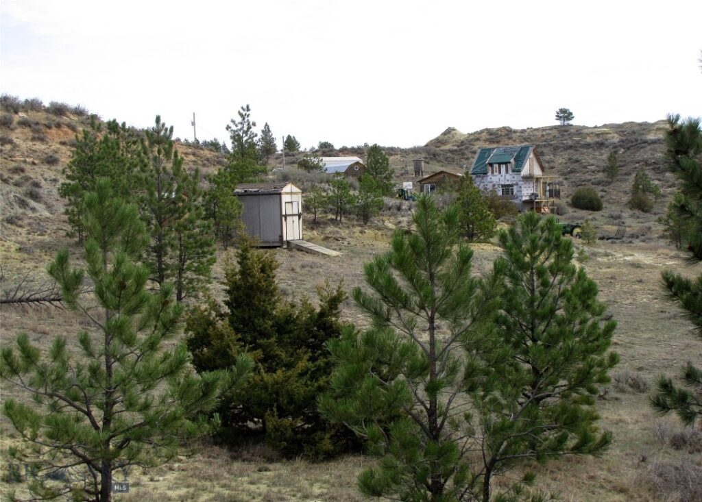 3808 Moon Creek Road, Miles City MT 59301