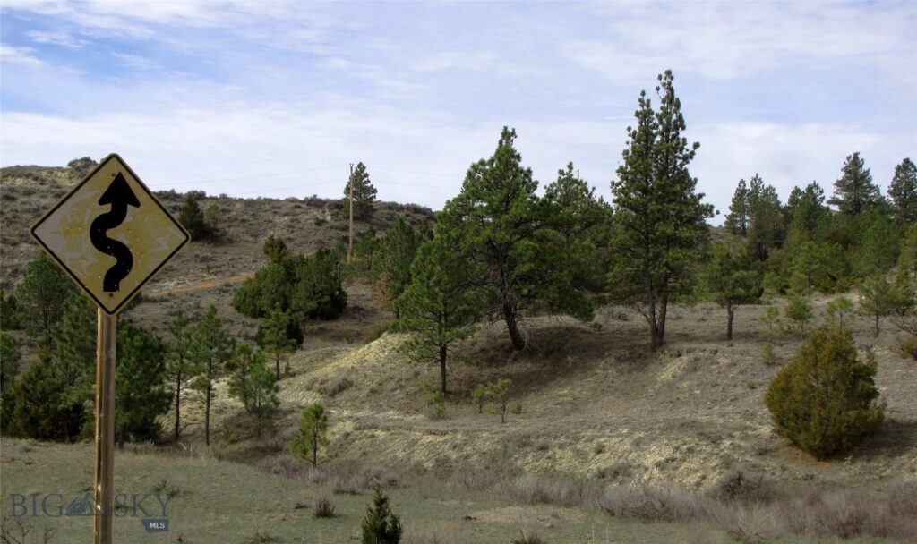 3808 Moon Creek Road, Miles City MT 59301