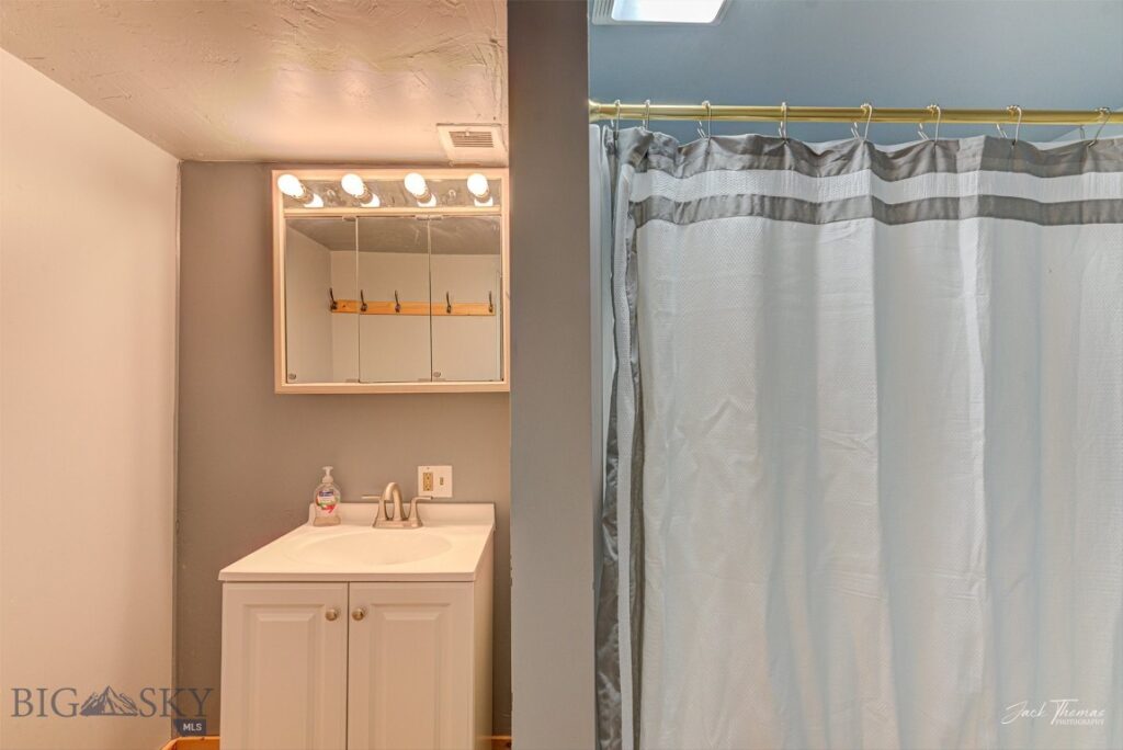 3925 W US Highway 12, Helena MT 59601