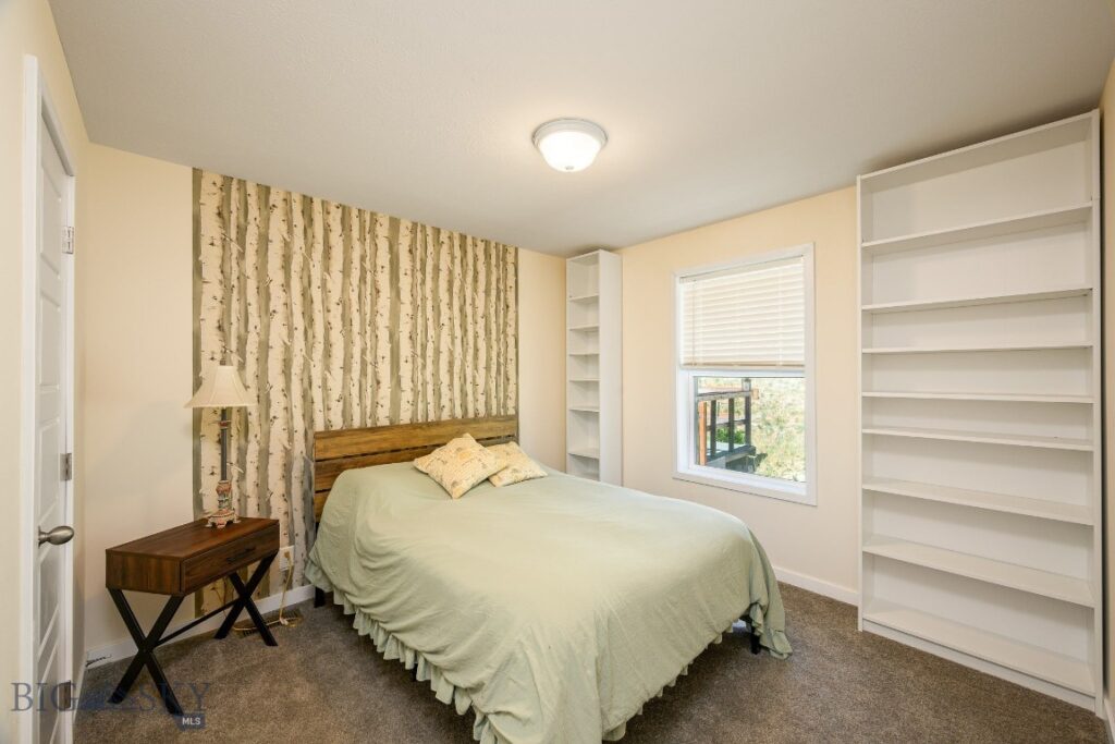 4 N Moonlight Drive, Roundup MT 59072