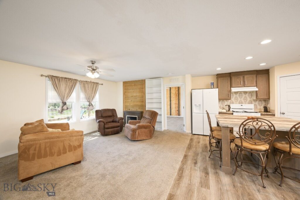4 N Moonlight Drive, Roundup MT 59072