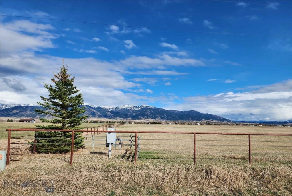 4040 Nelson Road, Belgrade MT 59714