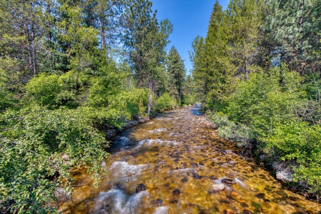 406 Chief Joseph Trail, Darby MT 59829