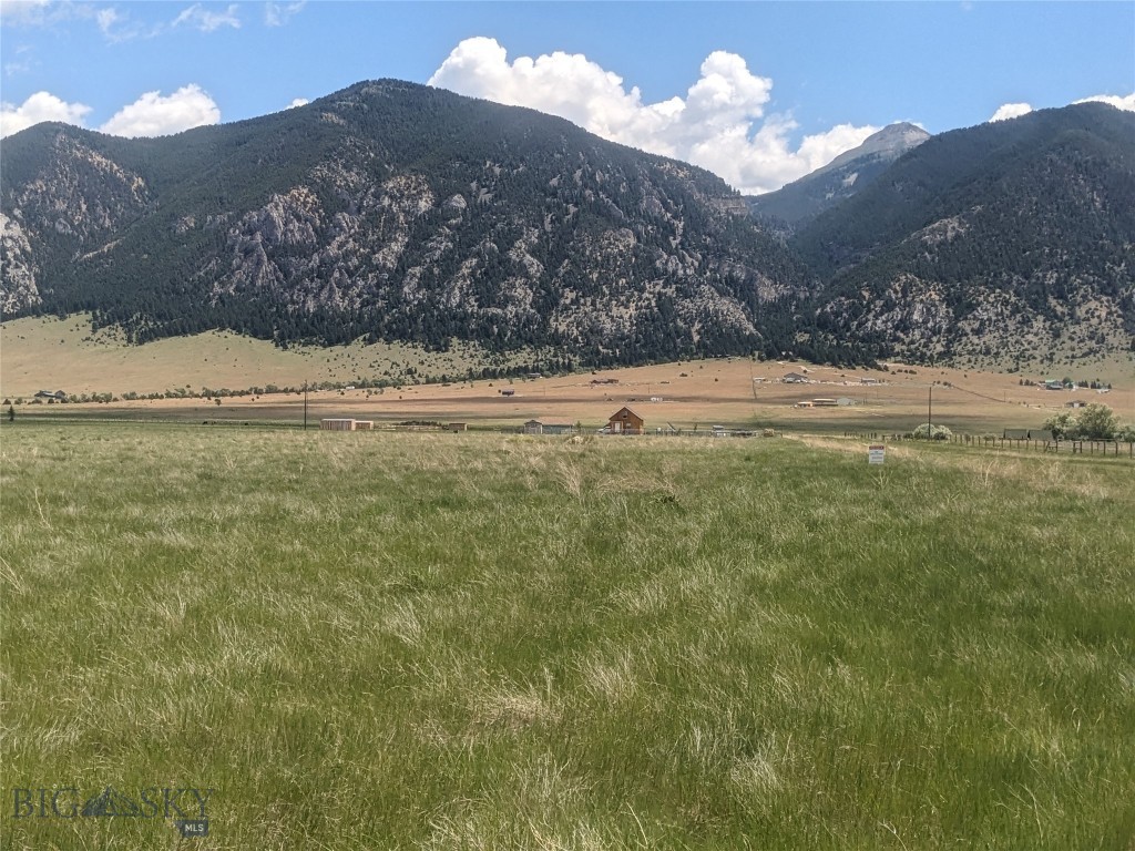 42 E Hawker, Ennis MT 59759