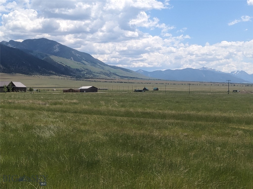 42 E Hawker, Ennis MT 59759