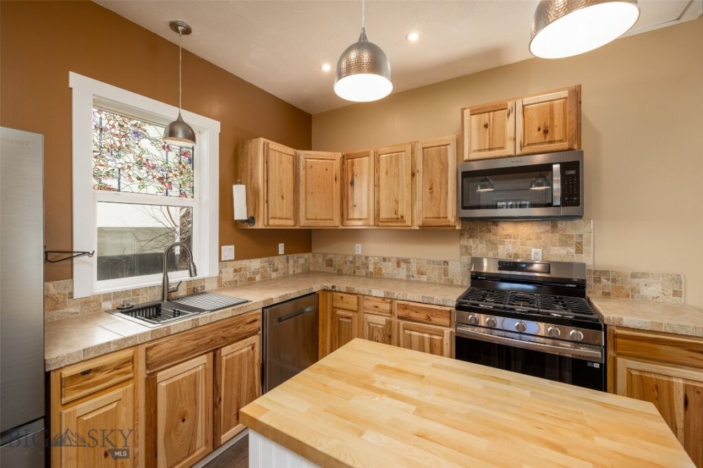 421 N C Street, Livingston MT 59047
