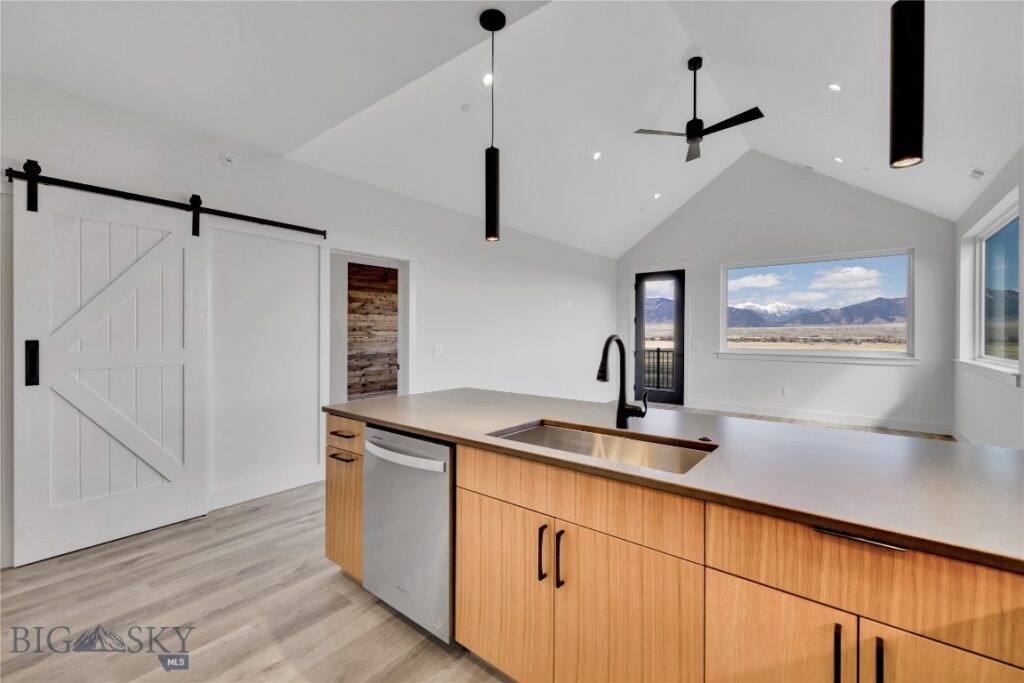 450 Loomis Way, Ennis MT 59729