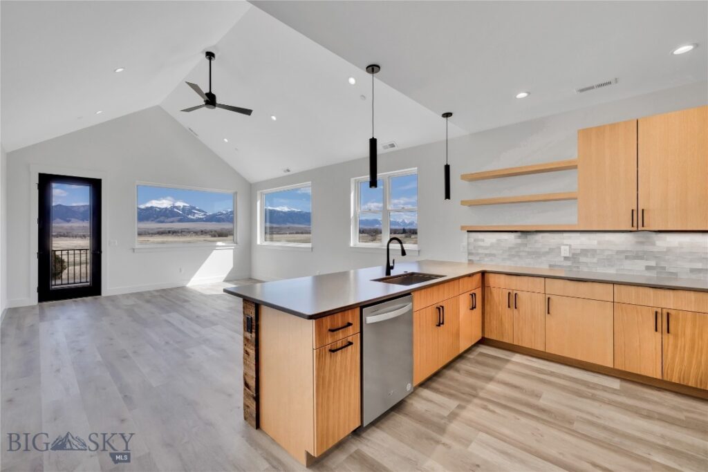 450 Loomis Way, Ennis MT 59729