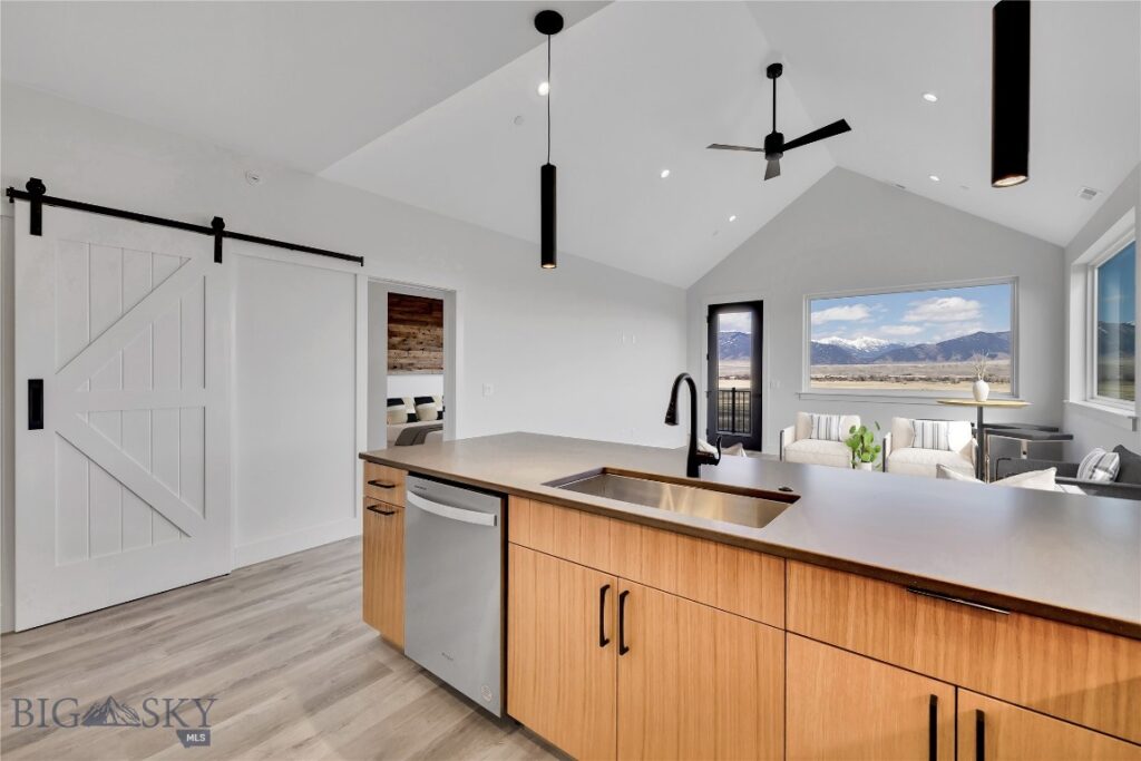 450 Loomis Way, Ennis MT 59729