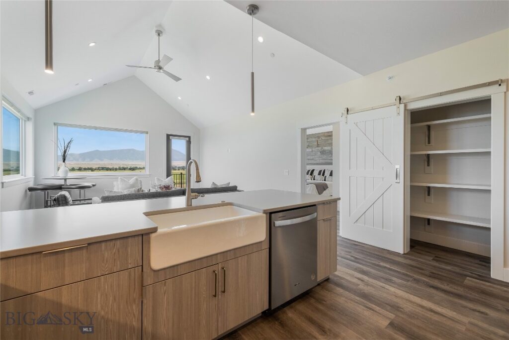 450 Loomis Way, Ennis MT 59729