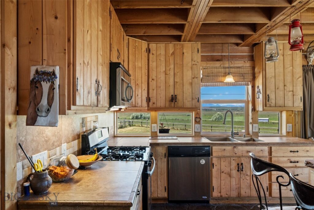 4625 Buffalo Jump, Three Forks MT 59752