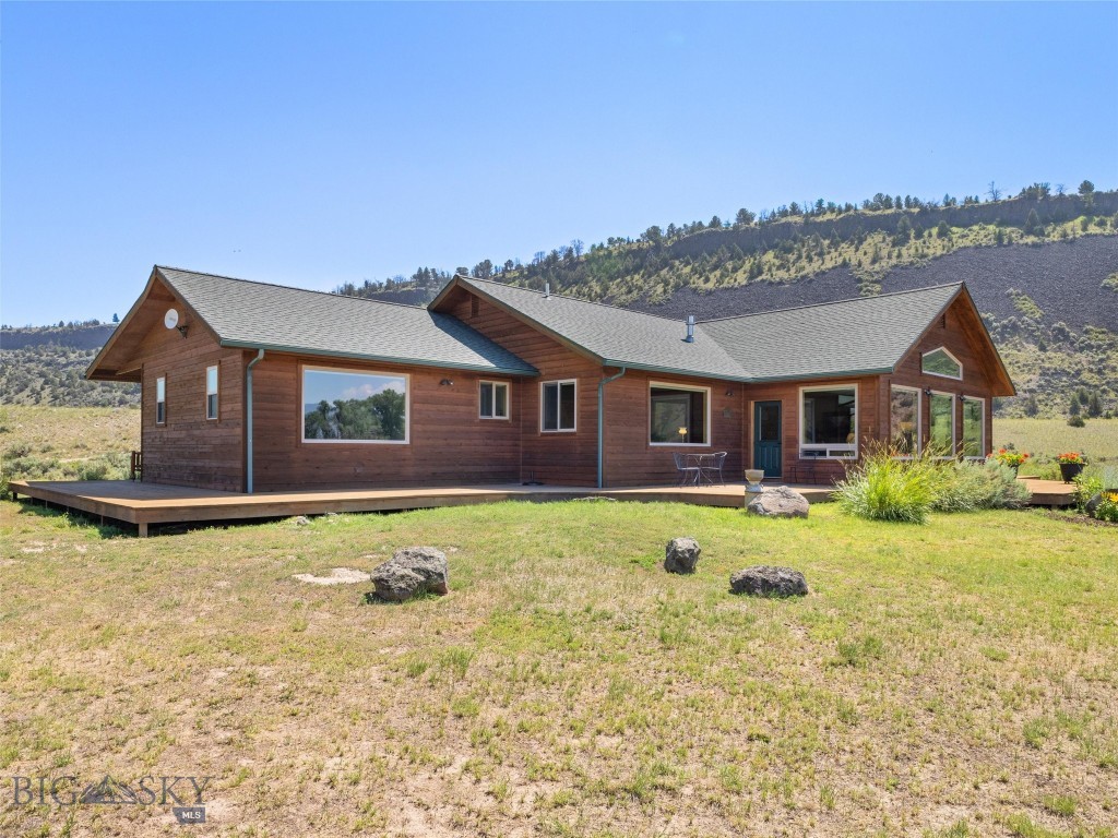 494 East River Road, Pray MT 59065