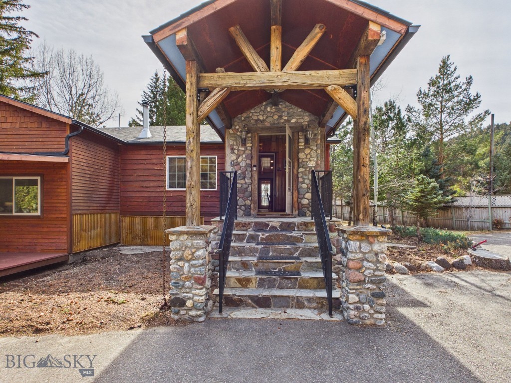 4964 US Highway 89 S, Livingston MT 59047