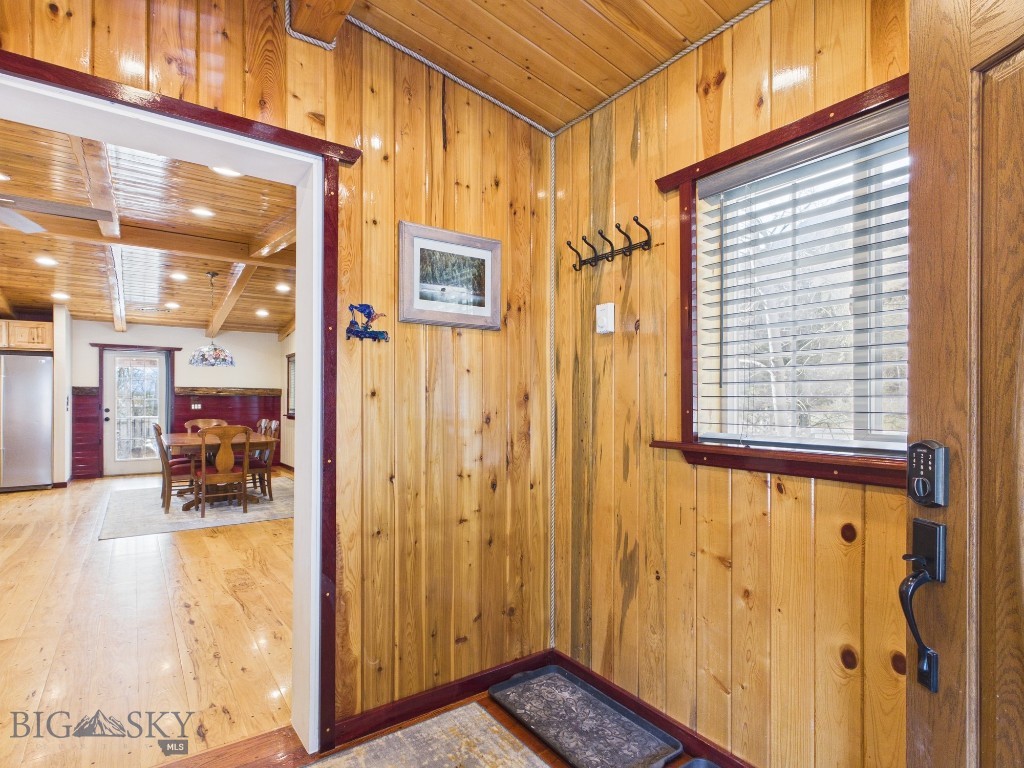 4964 US Highway 89 S, Livingston MT 59047