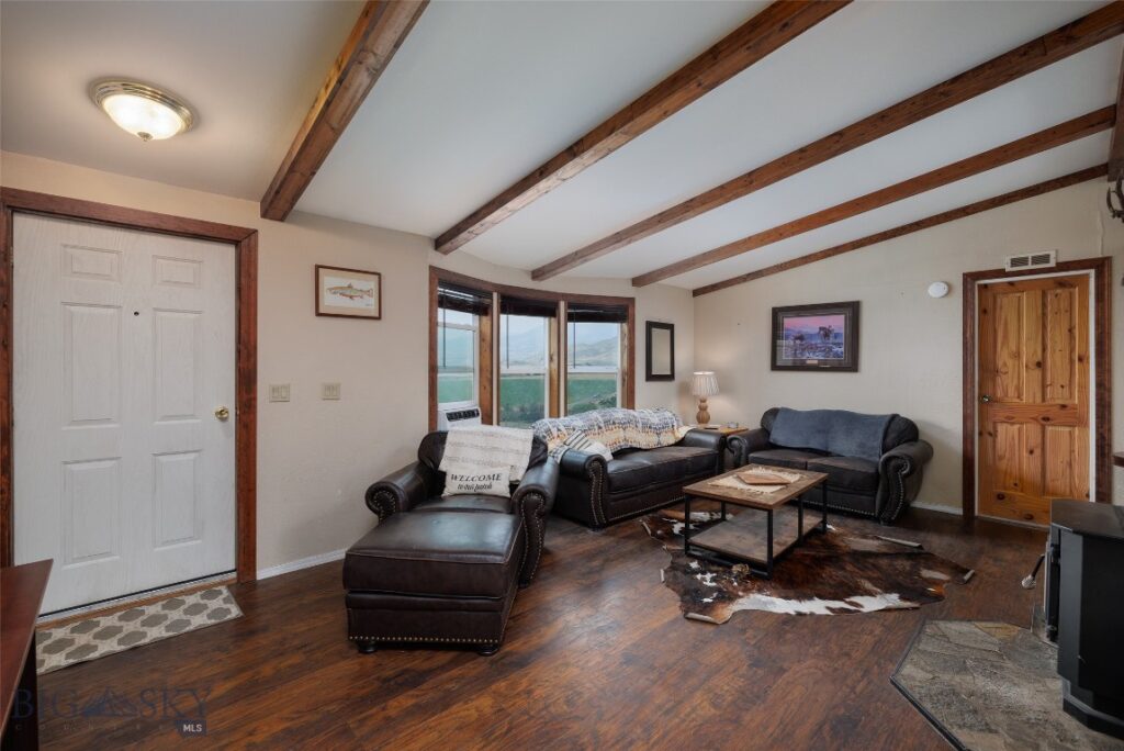 5 Aquila Lane, Emigrant MT 59027