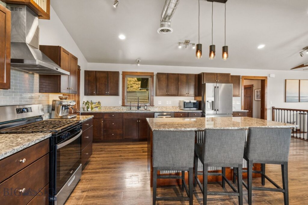 500 Prickly Pear, Manhattan MT 59741
