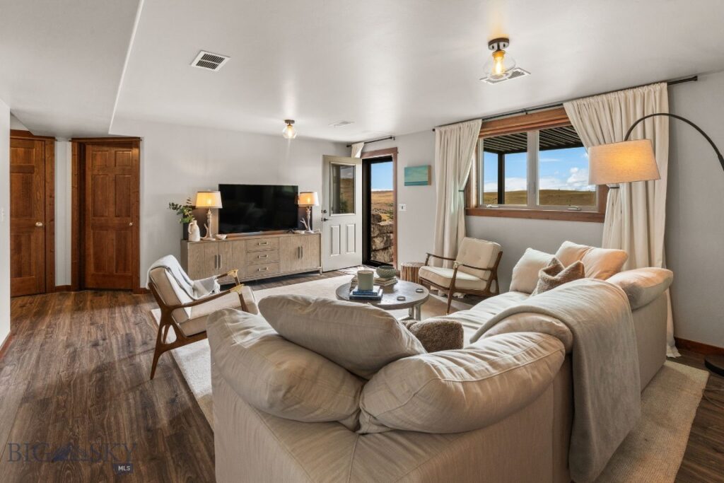 500 Prickly Pear, Manhattan MT 59741