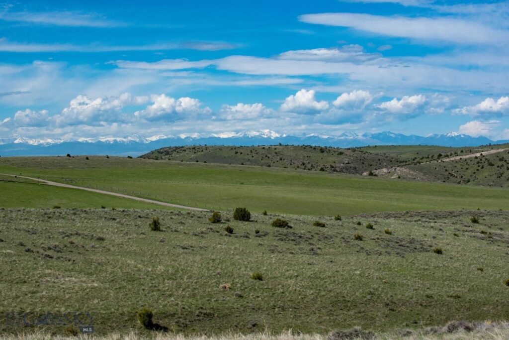 500 Prickly Pear, Manhattan MT 59741