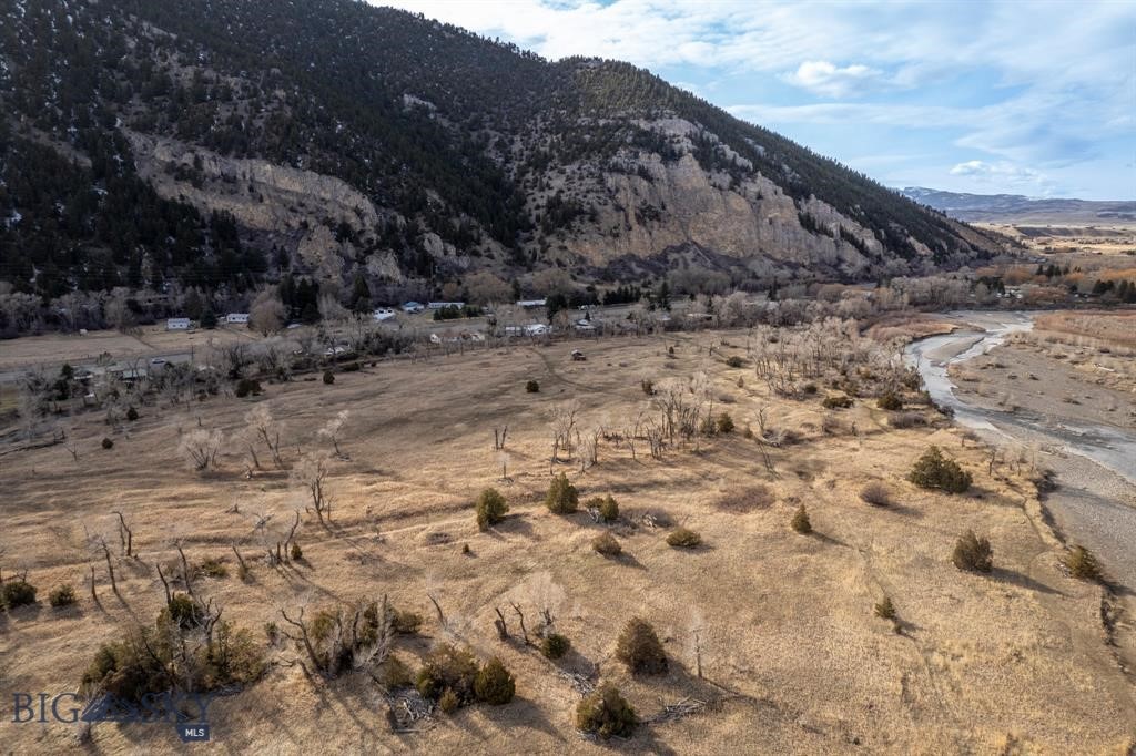 5042 US Highway 89 S, Livingston MT 59047