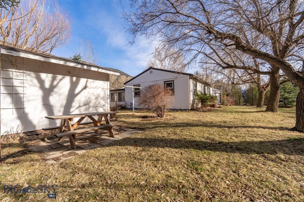 5042 US Highway 89 S, Livingston MT 59047