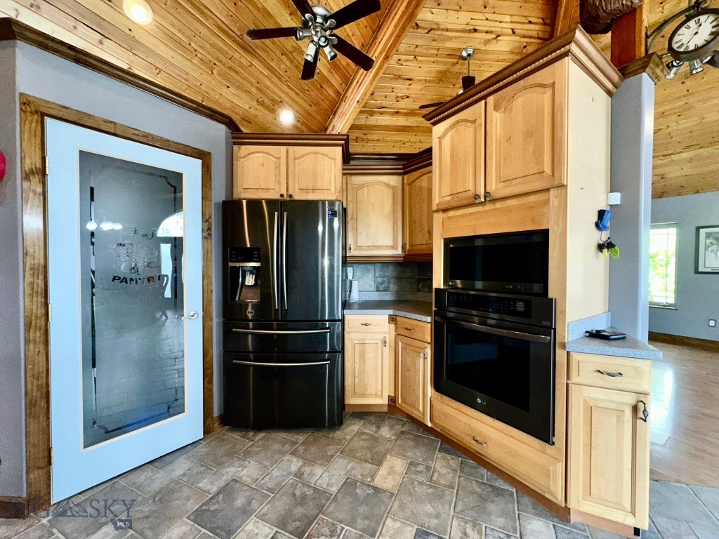 505 Fifth Avenue W, Ryegate MT 59074
