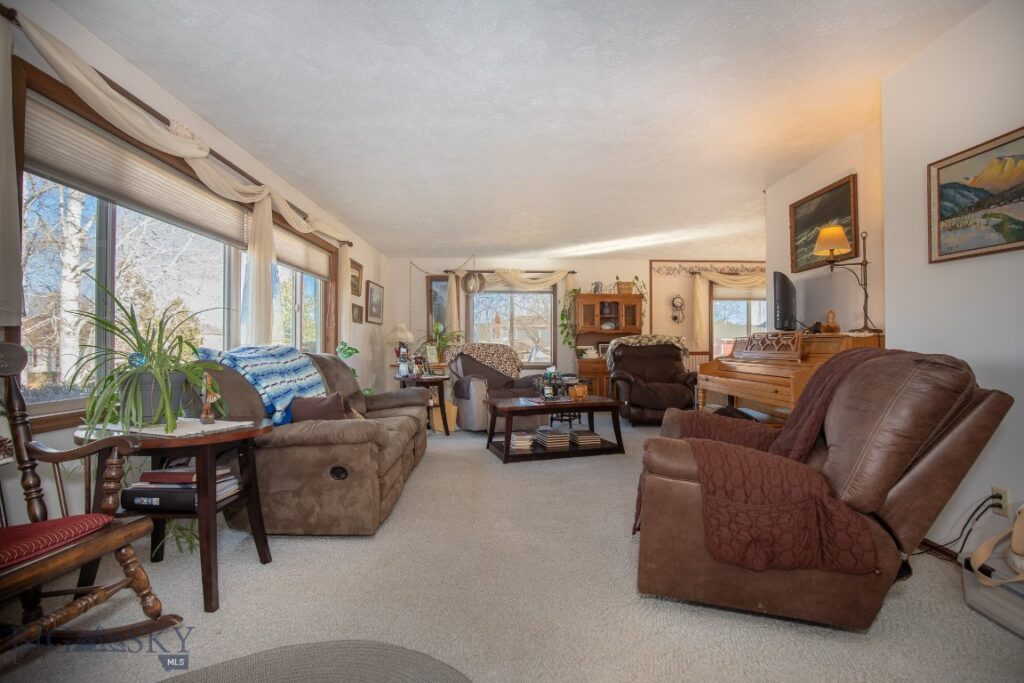 510 E Fulton Avenue, Manhattan MT 59741