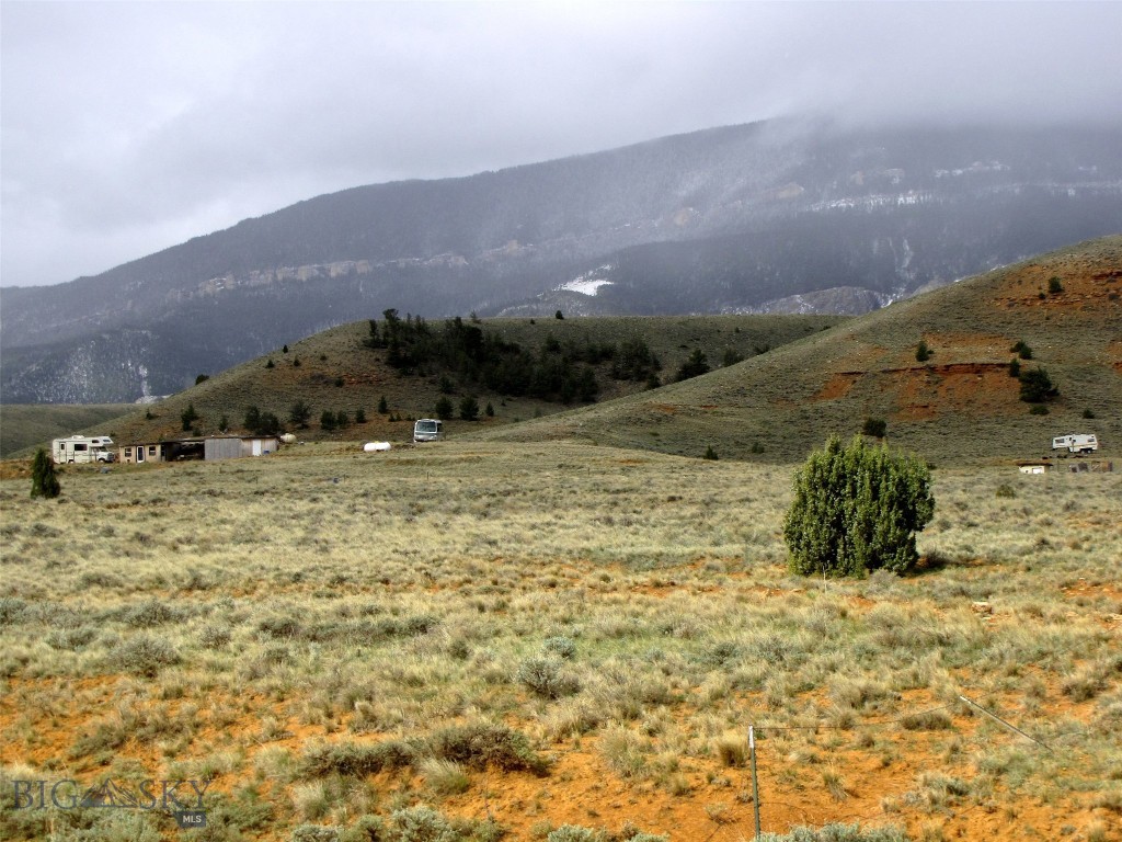 517 Deadman Creek Road, Bridger MT 59014