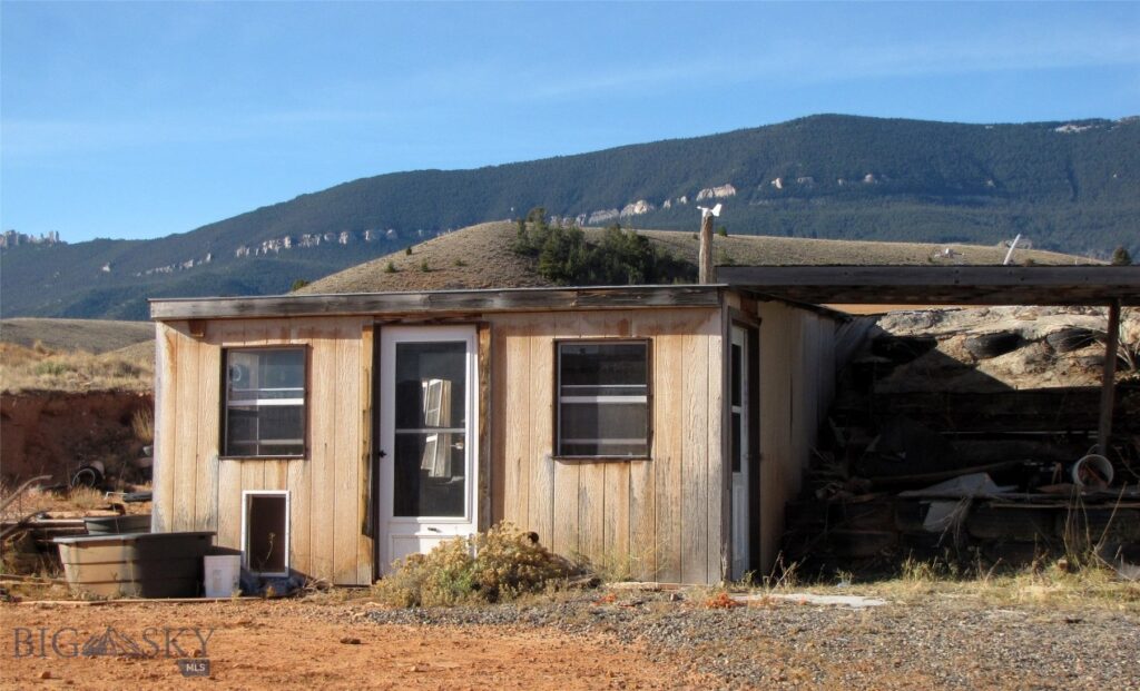 517 Deadman Creek Road, Bridger MT 59014