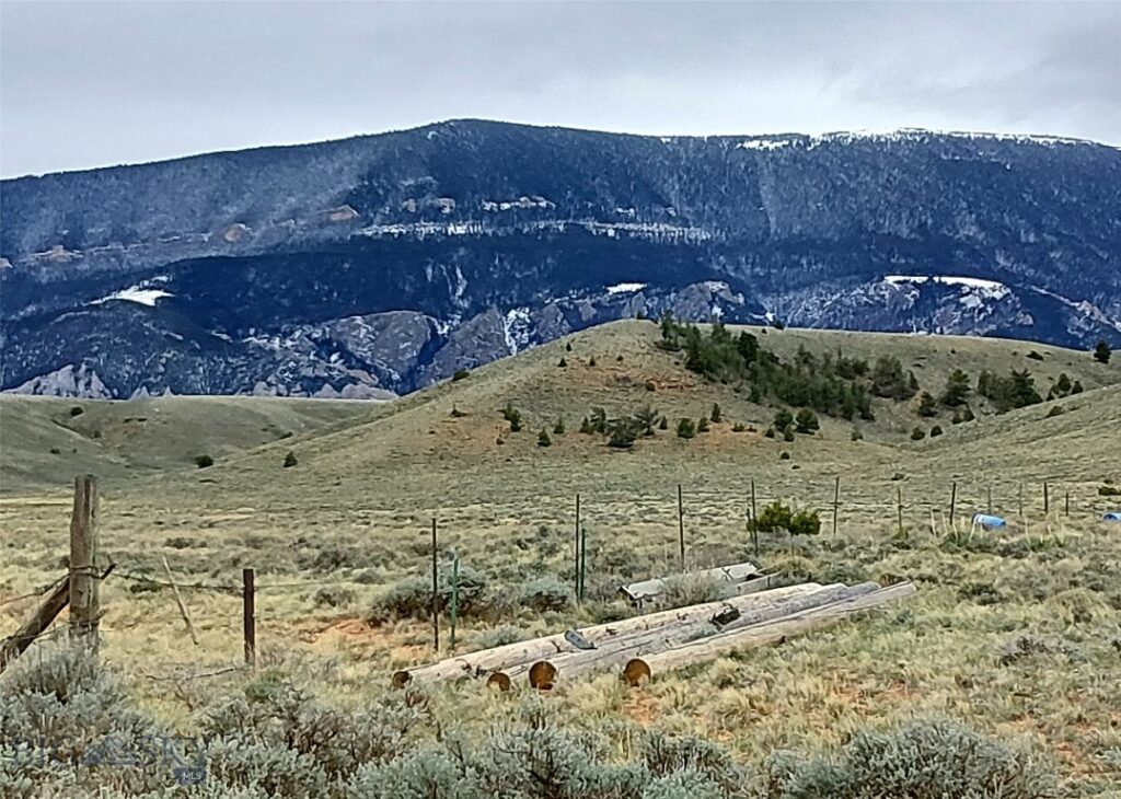517 Deadman Creek Road, Bridger MT 59014