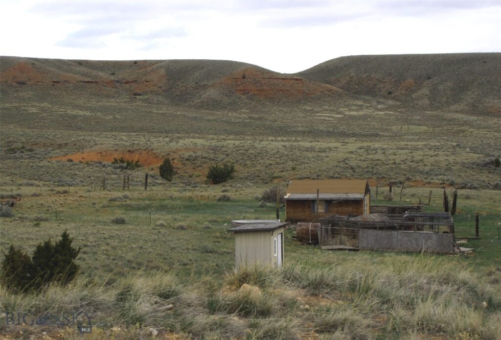 517 Deadman Creek Road, Bridger MT 59014